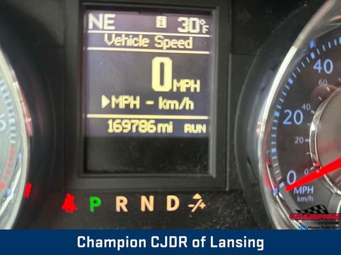 Used 2016 Chrysler Town & Country Touring image 17