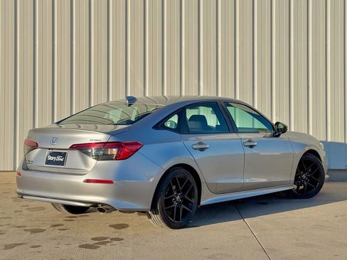 Used 2024 Honda Civic Sport image 5