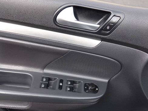 Used 2007 Volkswagen GTI 4-Door FWD image 56