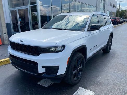 Used 2023 Jeep Grand Cherokee L Laredo AWD/4WD image 4