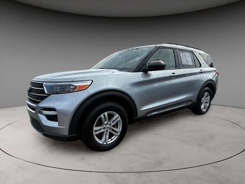 Used 2023 Ford Explorer XLT w/ Equipment Group 202A image 1