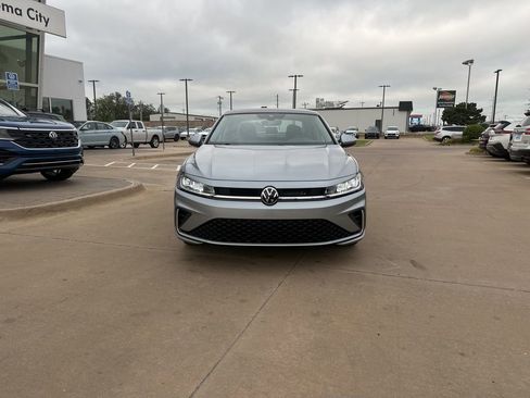 New 2026 Volkswagen Jetta SE FWD image 2