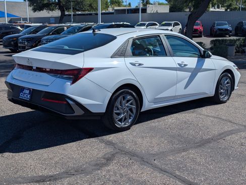 Certified 2024 Hyundai Elantra SEL image 2