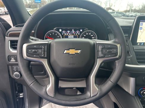 Used 2021 Chevrolet Suburban Premier image 16