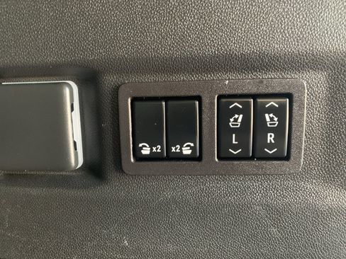 Used 2023 Chevrolet Tahoe LT w/ LT Signature Plus Package AWD/4WD image 11