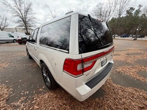 Used 2015 Lincoln Navigator L 4WD image 6