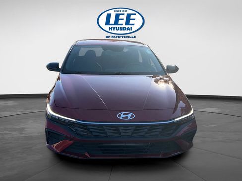 Certified 2025 Hyundai Elantra Sport image 2