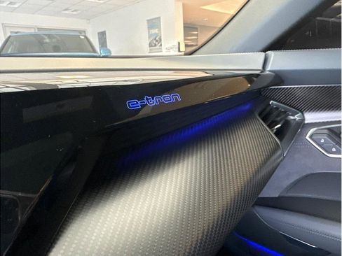 Used 2022 Audi e-tron GT Prestige w/ Prestige Package image 33