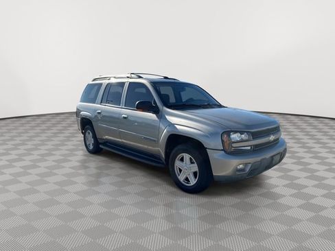 Used 2002 Chevrolet TrailBlazer LT w/ LT Leather Plus Pkg image 2