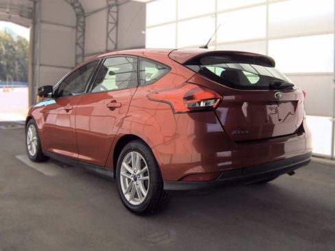 Used 2018 Ford Focus SE FWD image 5