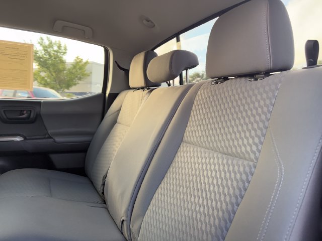 Used 2022 Toyota Tacoma SR5 RWD image 28