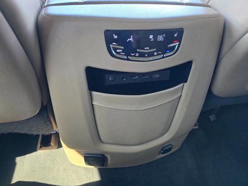 Used 2019 Cadillac Escalade ESV Platinum AWD/4WD image 29