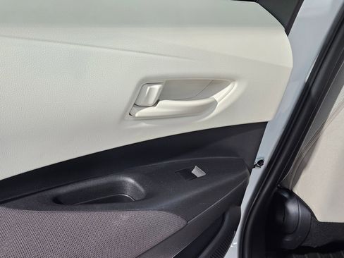 Used 2023 Toyota Corolla LE image 33