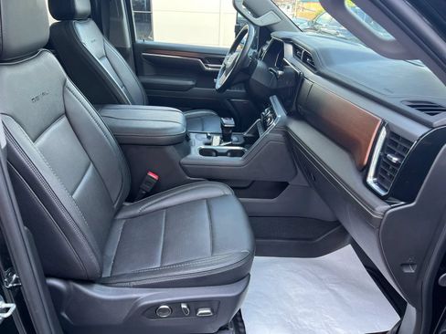 Used 2025 GMC Sierra 1500 Denali w/ Denali Reserve Package AWD/4WD image 8