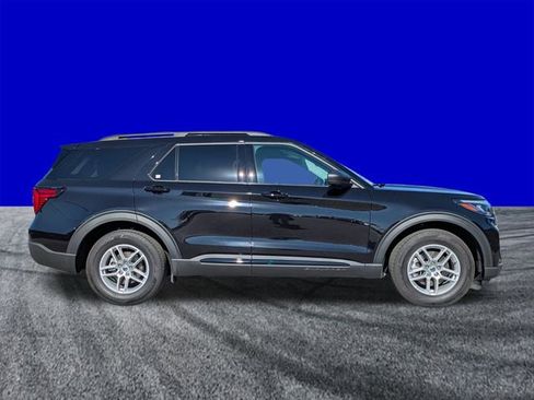 New 2026 Ford Explorer Active w/ Active Comfort Package image 3