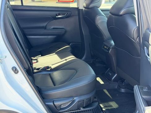 Used 2026 Toyota Highlander XLE AWD/4WD image 21