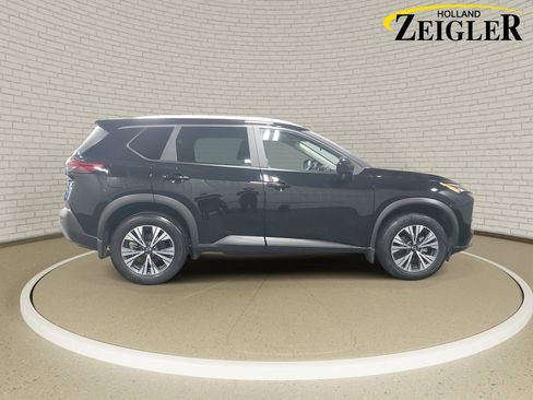 Used 2023 Nissan Rogue SV w/ SV Premium B Package AWD/4WD image 4