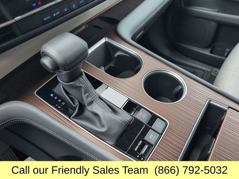 Used 2024 Toyota Sienna LE w/ LE Plus Package image 24
