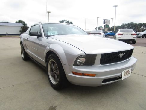 Used 2007 Ford Mustang Coupe RWD image 9