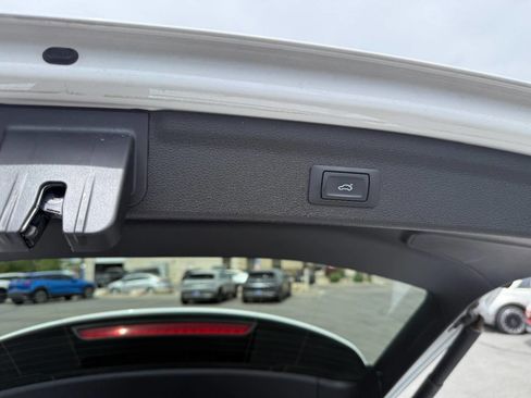 Used 2025 Audi Q3 2.0T Premium image 21