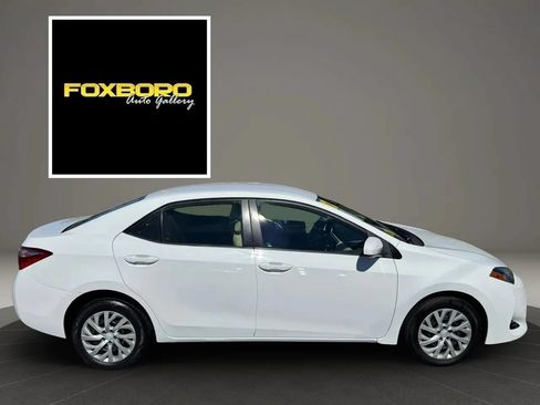 Used 2017 Toyota Corolla LE w/ Carpet Mat Package (TMS) FWD image 4