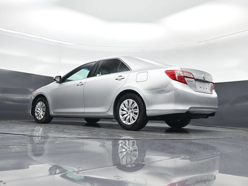Used 2014 Toyota Camry LE FWD image 43