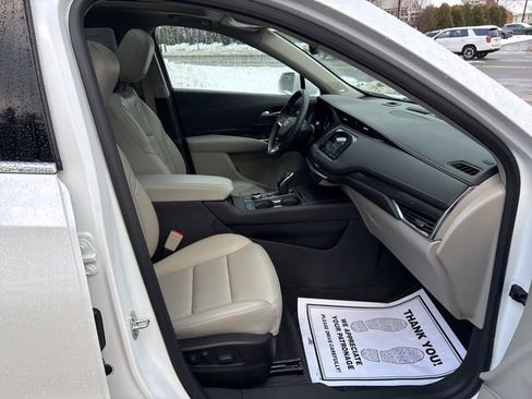 Used 2020 Cadillac XT4 Premium Luxury w/ Driver Awareness Package image 14