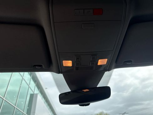 Used 2019 Volkswagen Atlas SE w/ Towing Package image 39