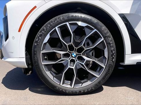Certified 2023 BMW X7 xDrive40i w/ M Sport Package image 9
