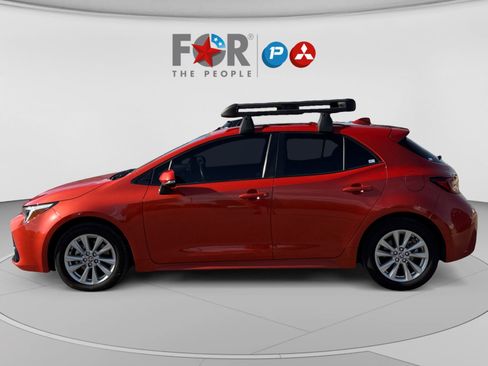 Used 2025 Toyota Corolla SE w/ SE Package FWD image 2