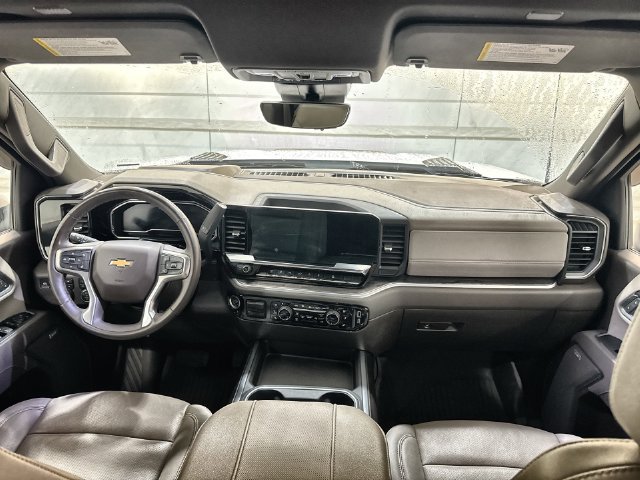 Used 2025 Chevrolet Silverado 2500 LTZ w/ LTZ Convenience Package AWD/4WD image 19