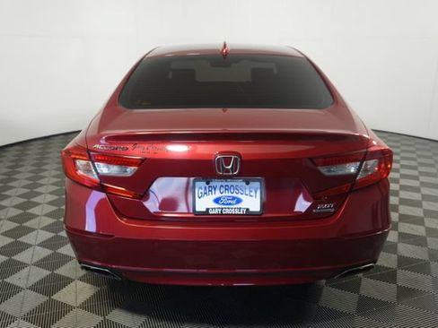 Used 2019 Honda Accord Touring image 4