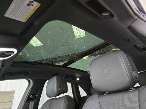 New 2026 Porsche Macan image 34