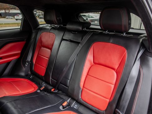 Used 2020 Jaguar F-PACE R-Sport image 22