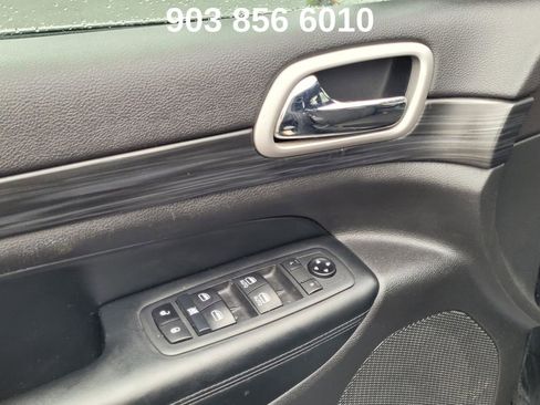 Used 2020 Jeep Grand Cherokee Laredo image 30