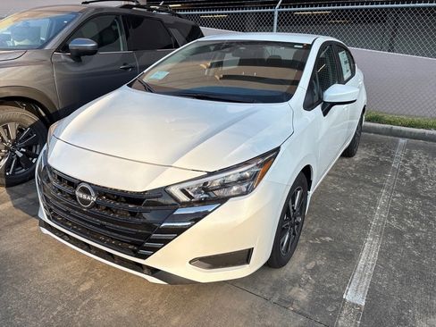 New 2025 Nissan Versa SV w/ Trunk Package image 2