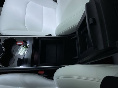 Used 2020 Tesla Model 3 Standard Range Plus image 25