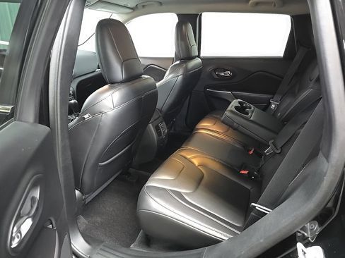 Used 2019 Jeep Cherokee Limited AWD/4WD image 31