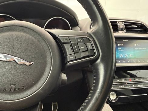 Used 2019 Jaguar F-PACE Premium AWD/4WD image 48
