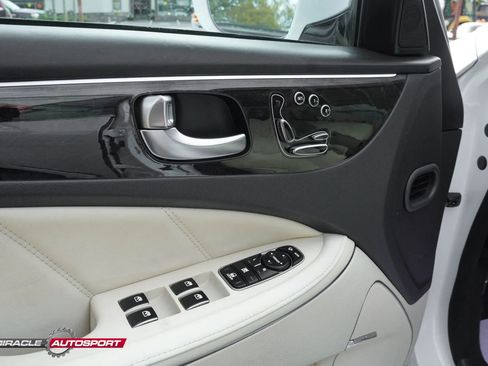 Used 2016 Hyundai Equus Ultimate image 16