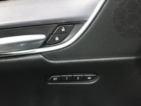 Used 2017 Cadillac XT5 Luxury w/ Driver Awareness Package AWD/4WD image 8