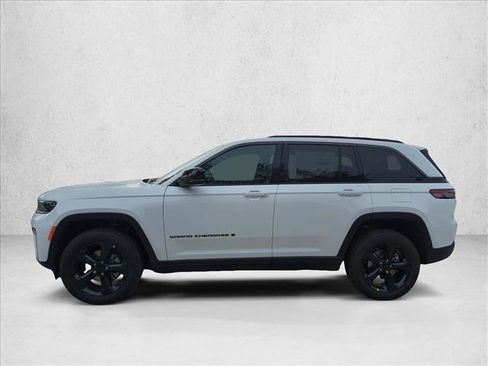 New 2026 Jeep Grand Cherokee Limited w/ Limited Altitude Package image 4