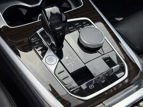 Used 2021 BMW X7 M50i w/ Cold Weather Package image 25