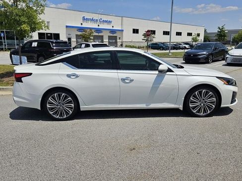 Used 2023 Nissan Altima 2.5 SL FWD image 9