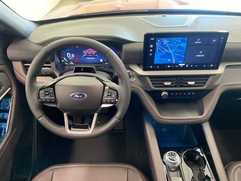 New 2026 Ford Explorer Platinum w/ LUX Leather Package AWD/4WD image 13