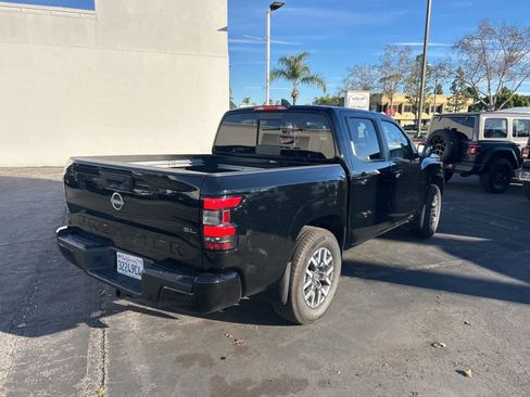 Used 2024 Nissan Frontier SL image 7