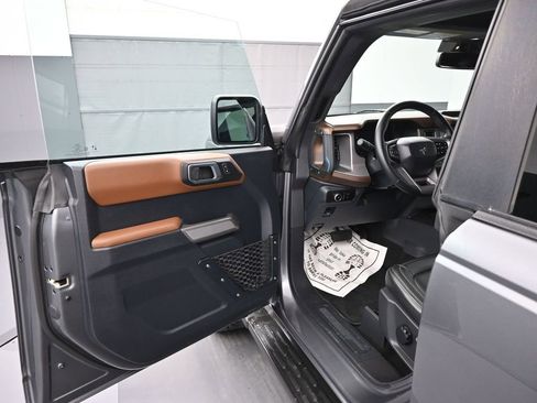 Used 2023 Ford Bronco Outer Banks image 8