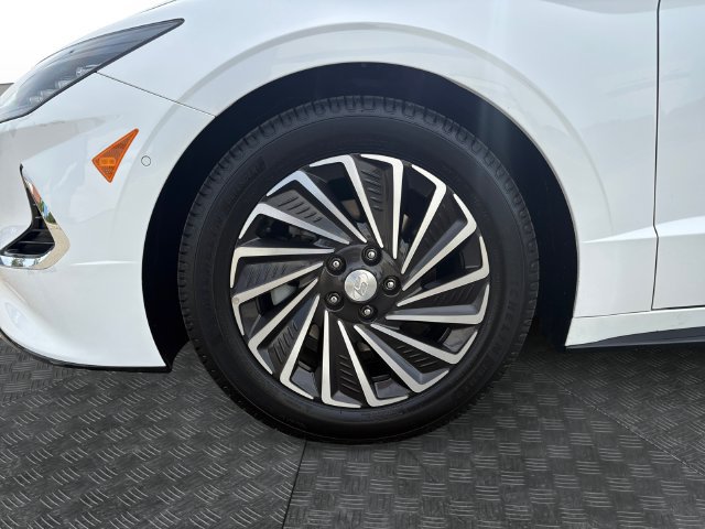 Used 2023 Hyundai Sonata Limited FWD image 13