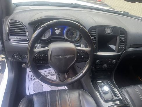 Used 2018 Chrysler 300 S AWD/4WD image 15