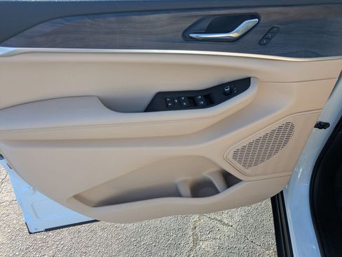 Certified 2024 Jeep Grand Cherokee L Limited image 11